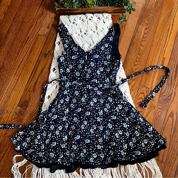 Lulu’s | Floral A line Dress - Picture 4 of 8